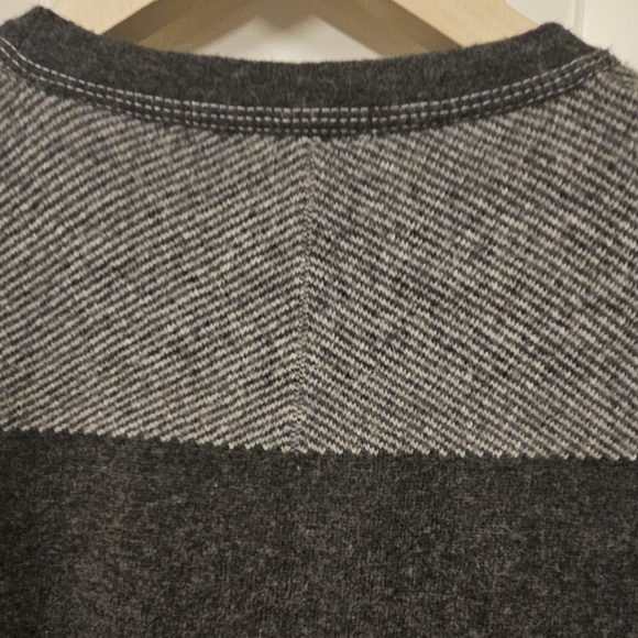 Italy wool blend gray V-neck Button front Academia Office Women cardigan size L - Picture 6 of 9